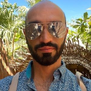 Meet your Posher, Seyhoun